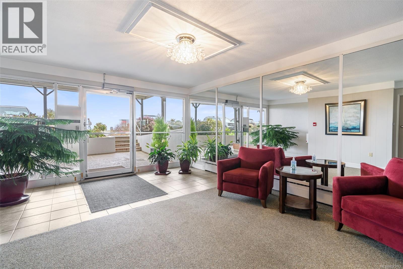 305 1270 Beach Dr, Oak Bay