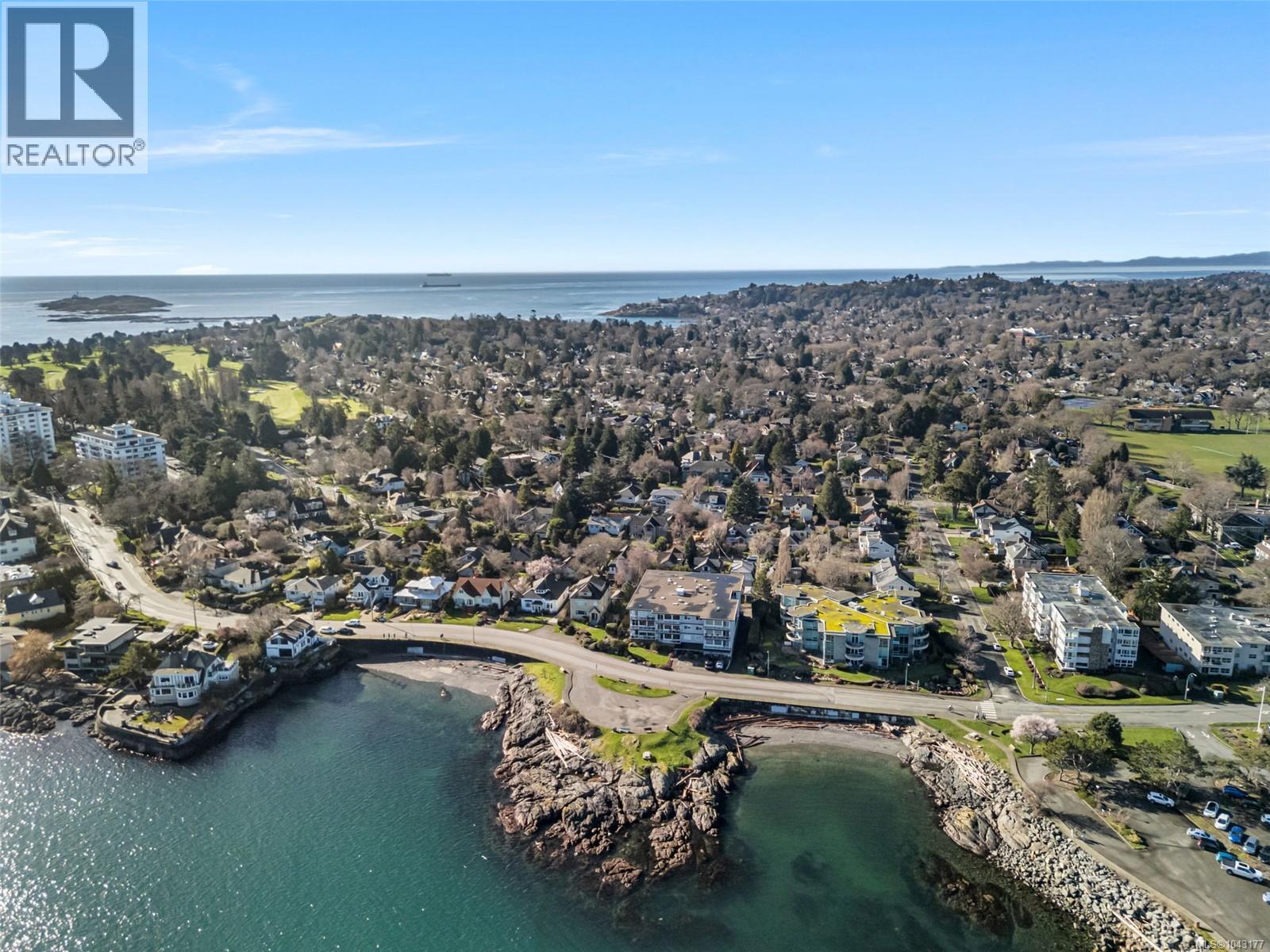 305 1270 Beach Dr, Oak Bay