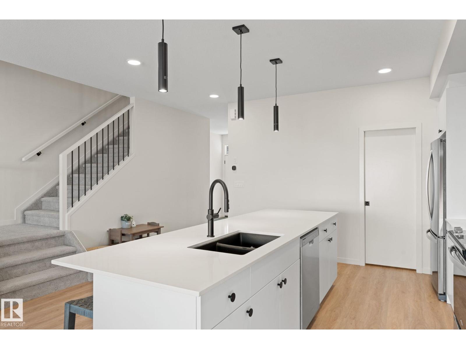 17355 99 ST NW - 11