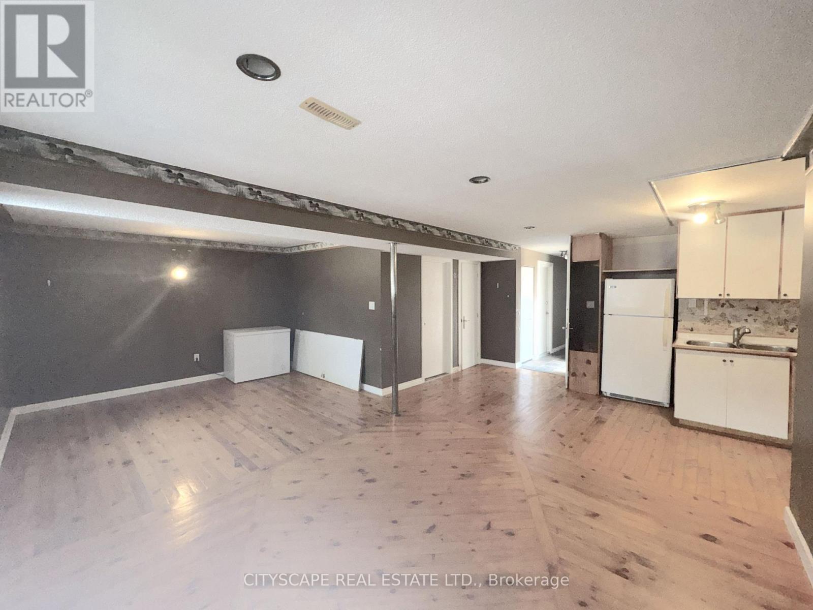 6087 FEATHERHEAD CRESCENT - 27