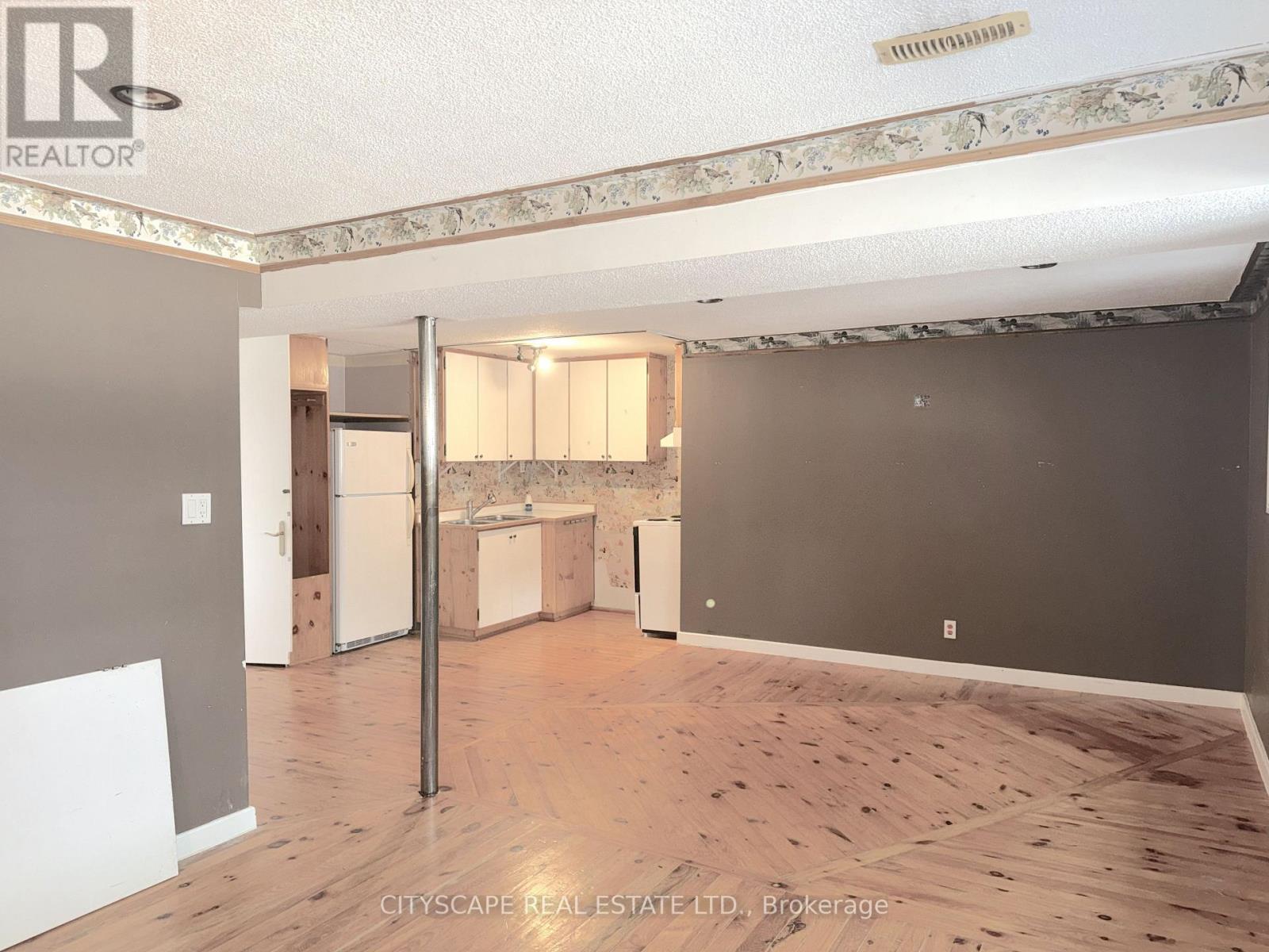 6087 FEATHERHEAD CRESCENT - 28
