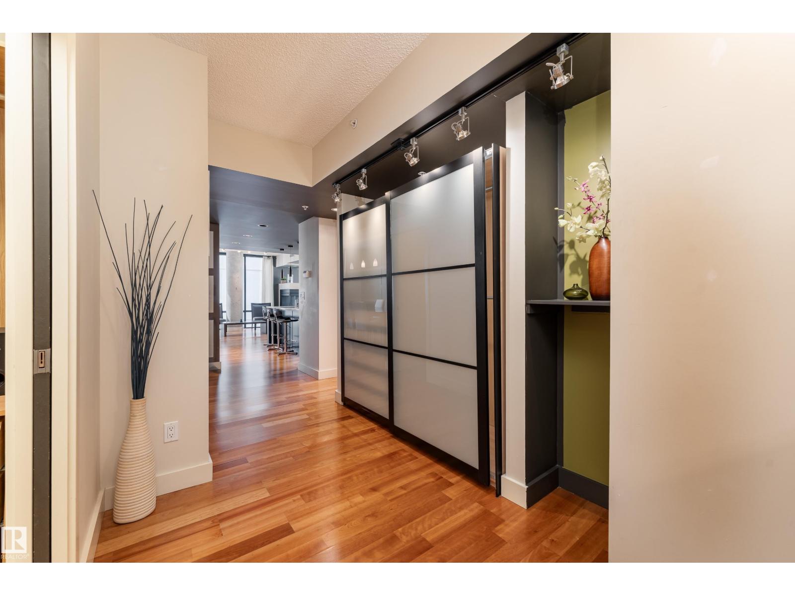#602 10028 119 ST NW - 18