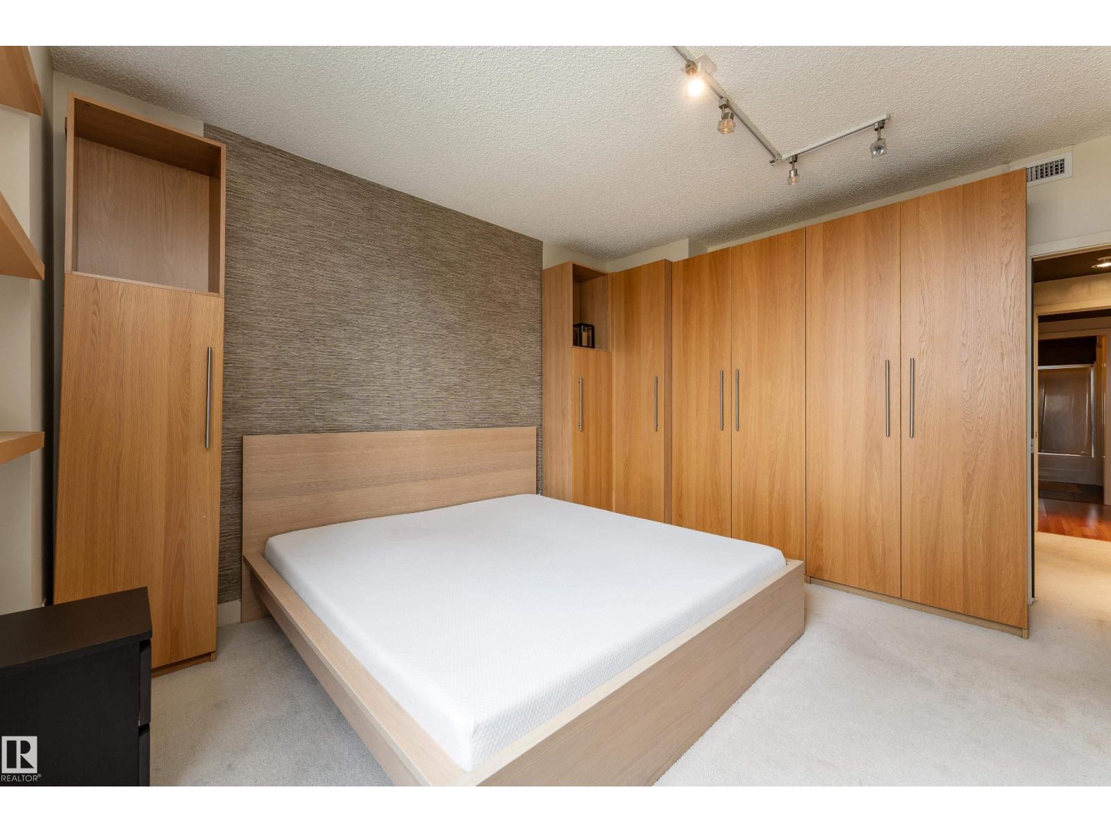 #602 10028 119 ST NW - 21