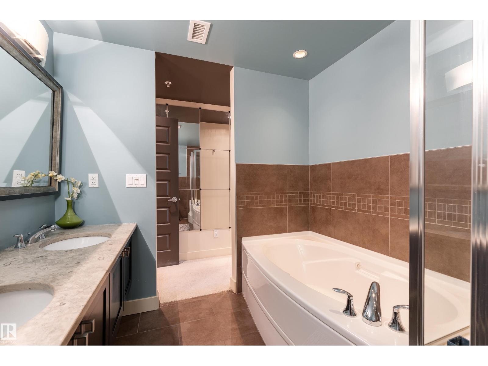 #602 10028 119 ST NW - Image 25
