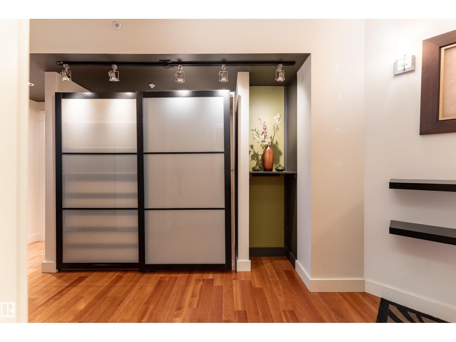 #602 10028 119 ST NW - 26
