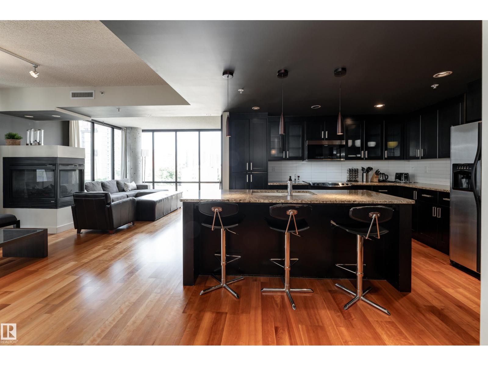 #602 10028 119 ST NW - 3