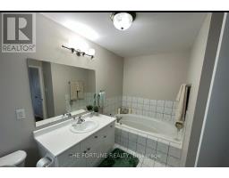 Upper - 22 Waterdale Road, Brampton, ON L7A1S3 Photo 10