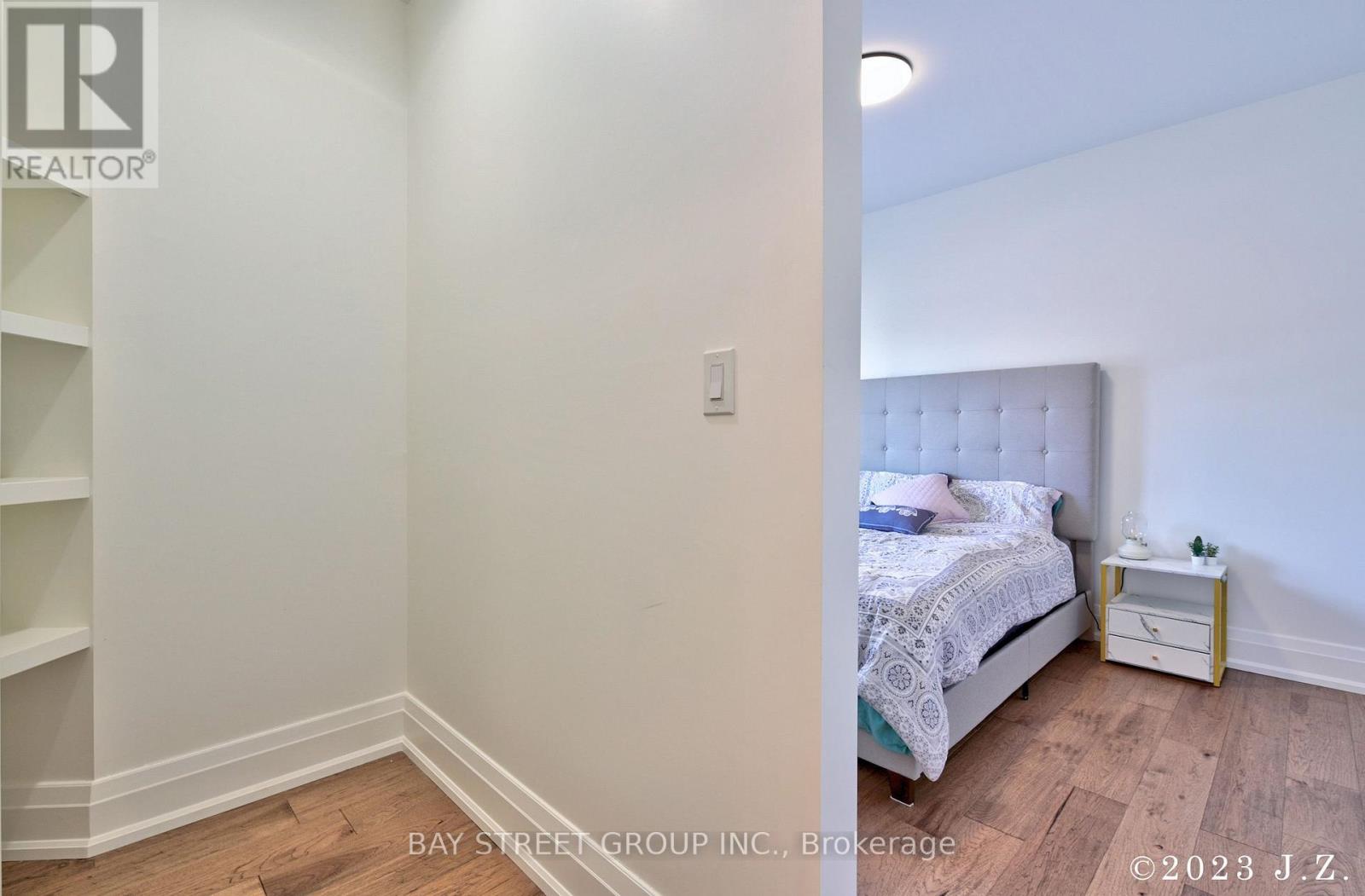 60 EMMETT AVENUE - 22