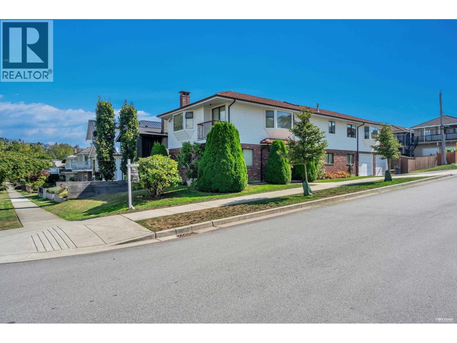 156 N ROSSER AVENUE, Burnaby — photo 2