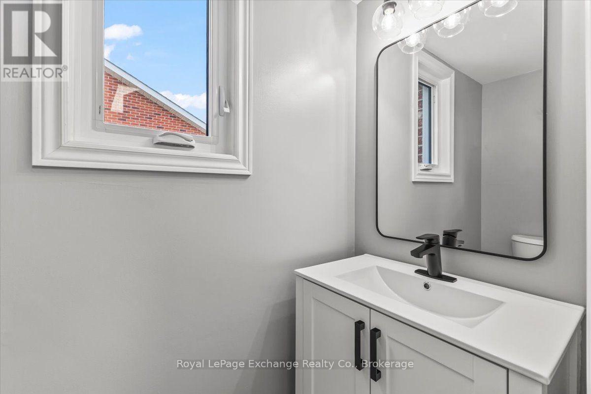 621 LYNDEN CRESCENT - Image 16