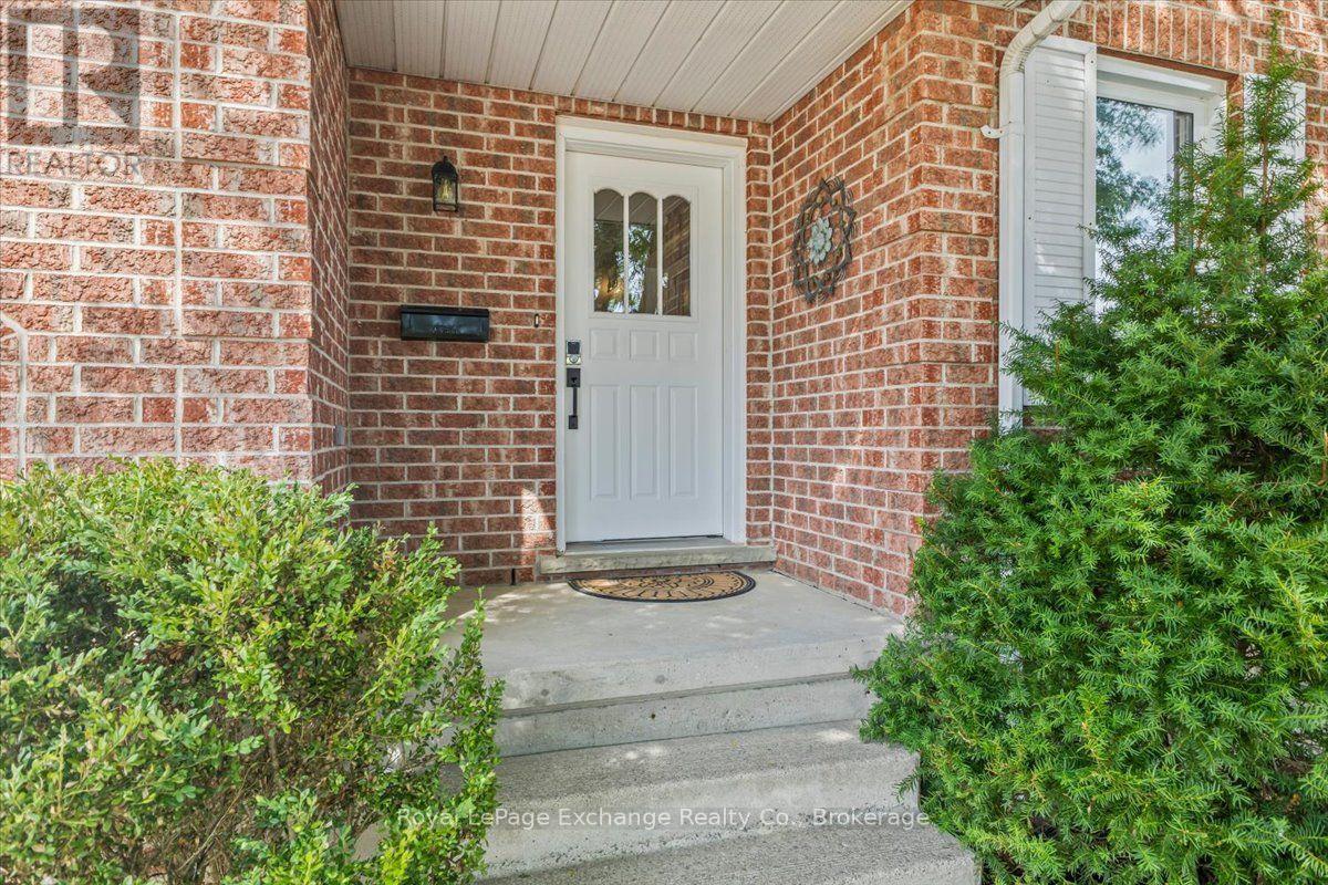 621 LYNDEN CRESCENT - Image 4