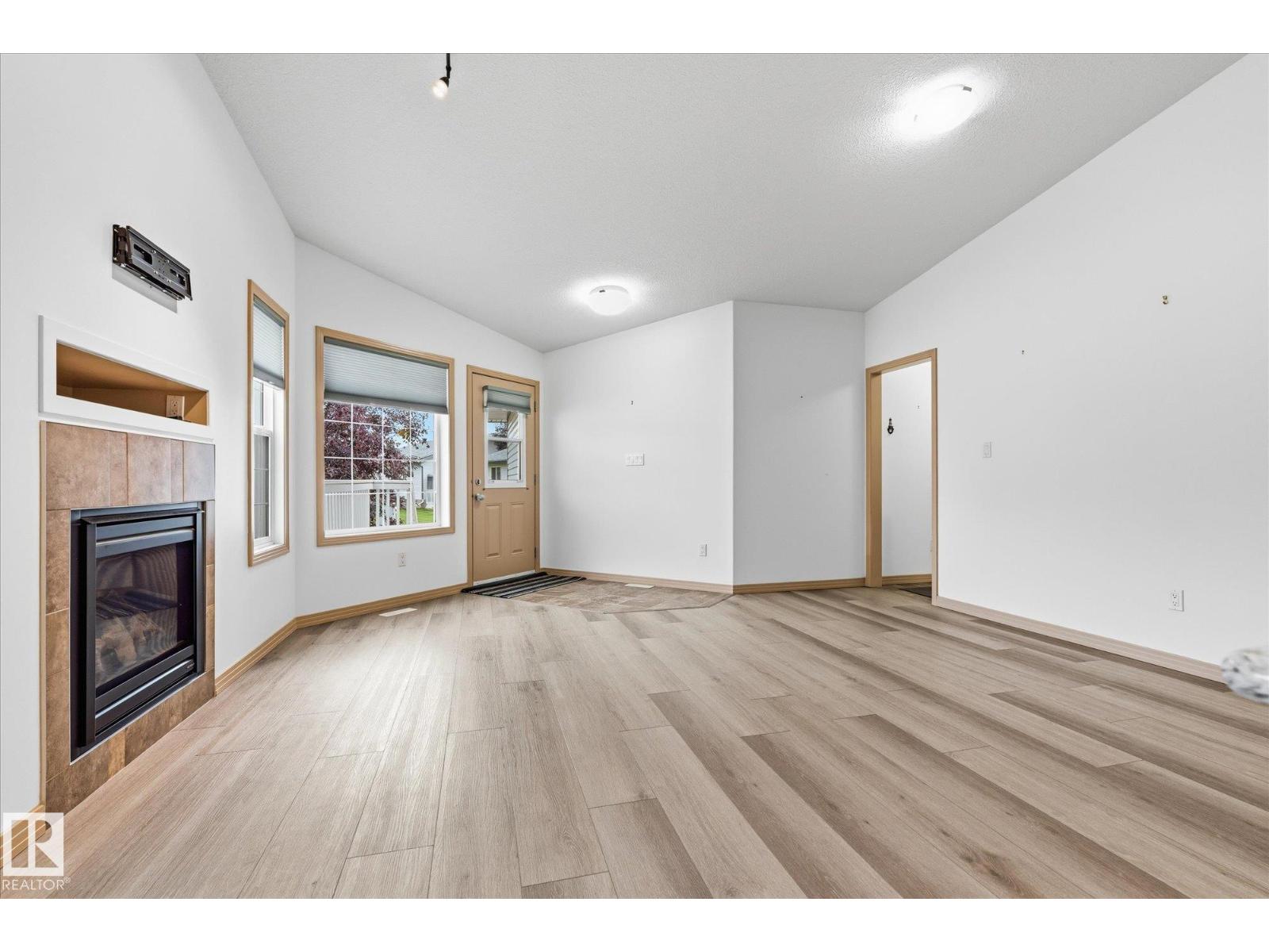 #116 40 HIGHWOOD BV - 14