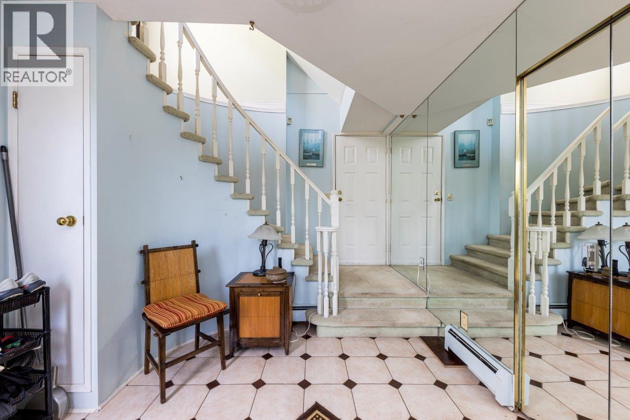 1416 MAHON AVENUE, North Vancouver