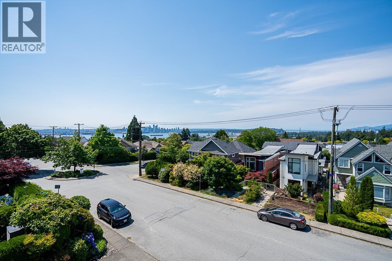 1416 MAHON AVENUE, North Vancouver