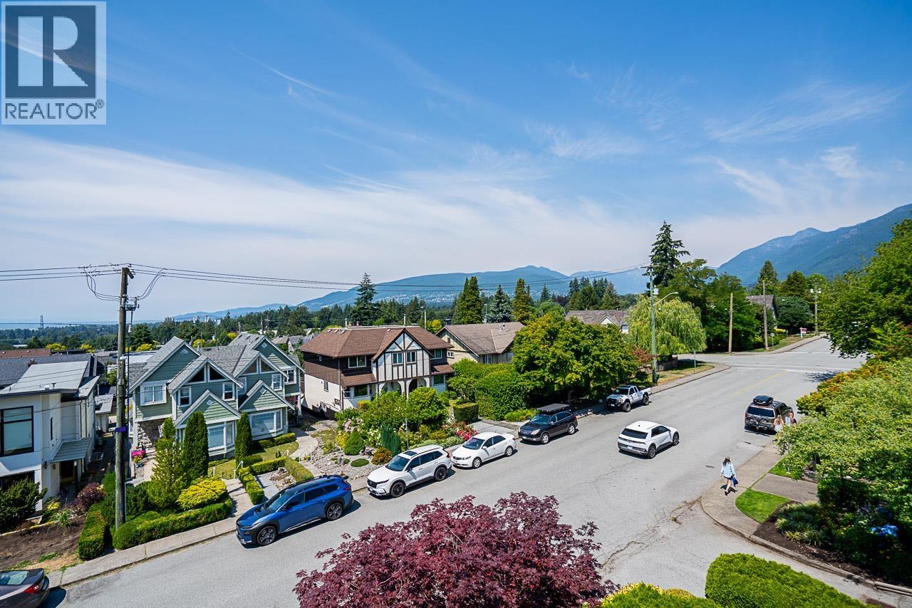 1416 MAHON AVENUE, North Vancouver