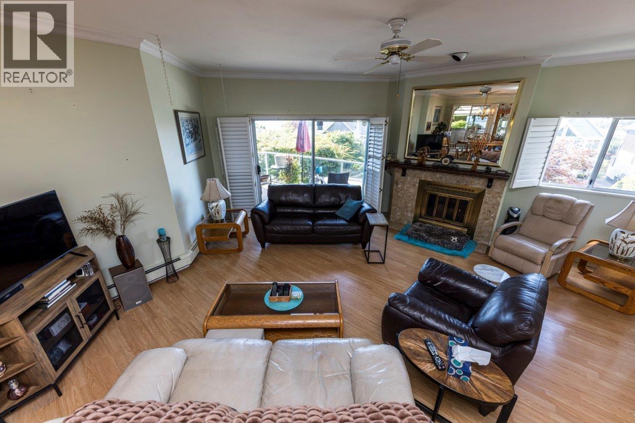 1416 MAHON AVENUE, North Vancouver
