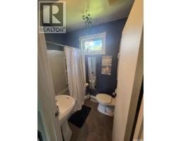 309 Main Street, Kelliher, SK S0A1V0 Photo 8