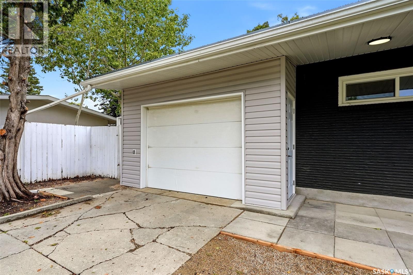 2251 Jubilee AVENUE - 36
