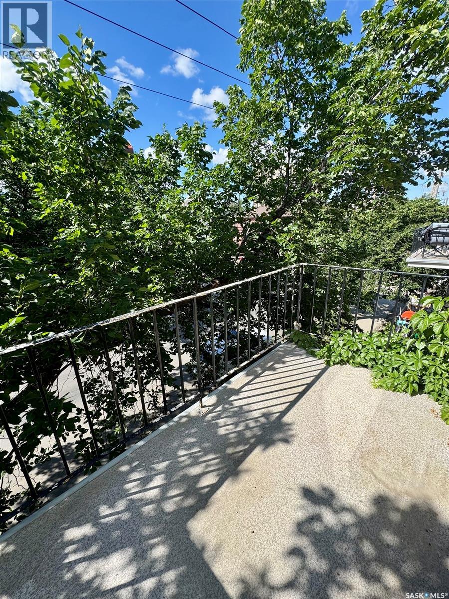 #11 2320 13TH AVENUE - 11