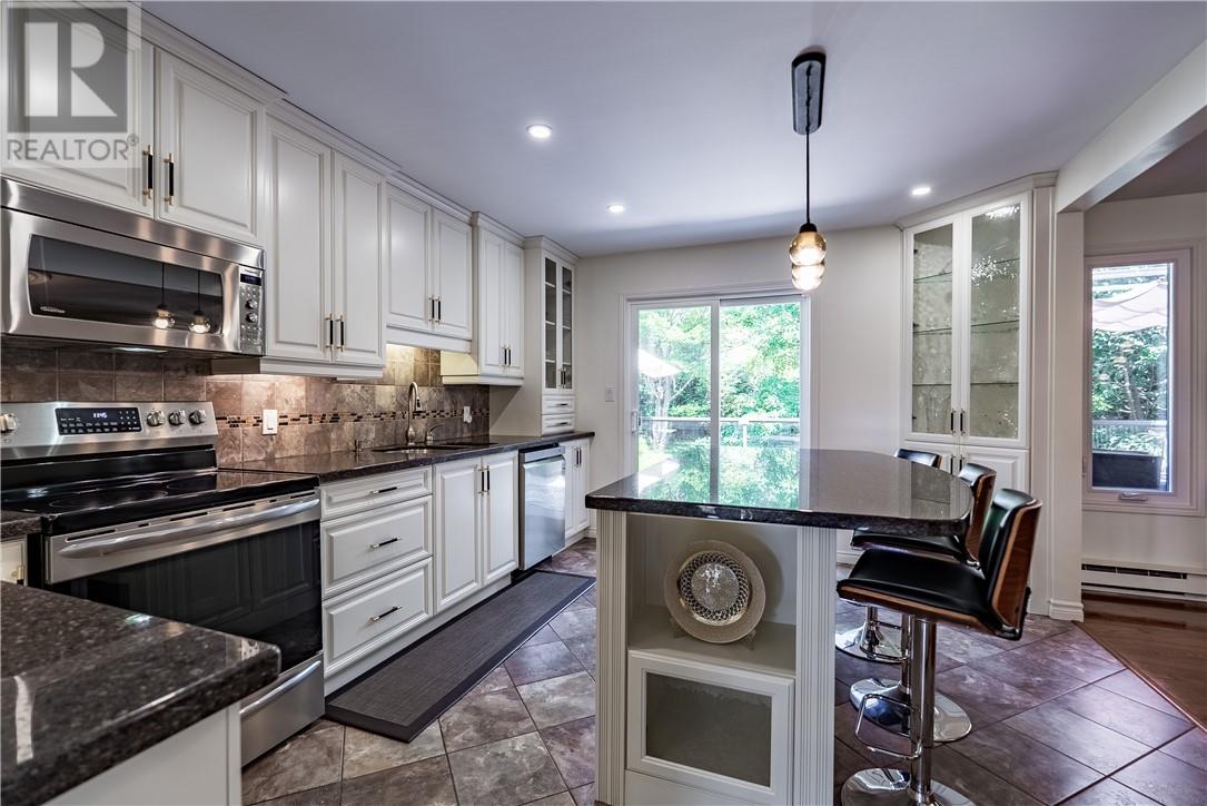 2376 Greenwood Drive - Image 15