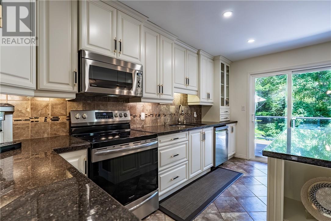 2376 Greenwood Drive - 16