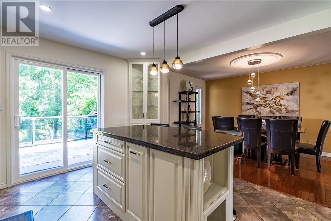 2376 Greenwood Drive - Image 18