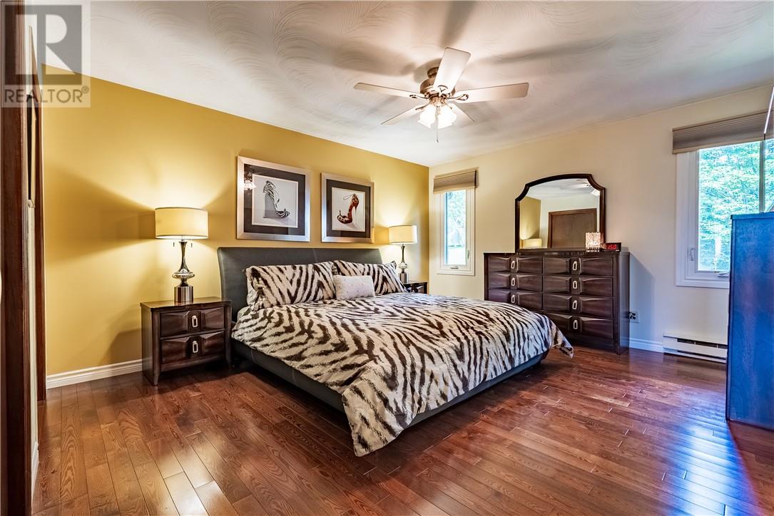 2376 Greenwood Drive - Image 23