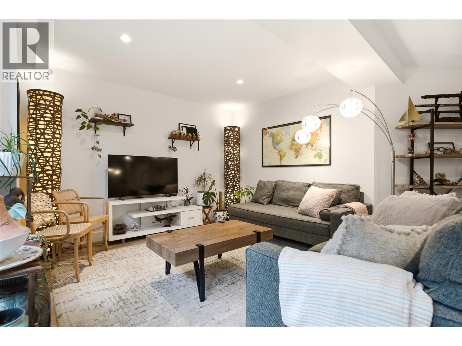 1215 Ponds Avenue - 42