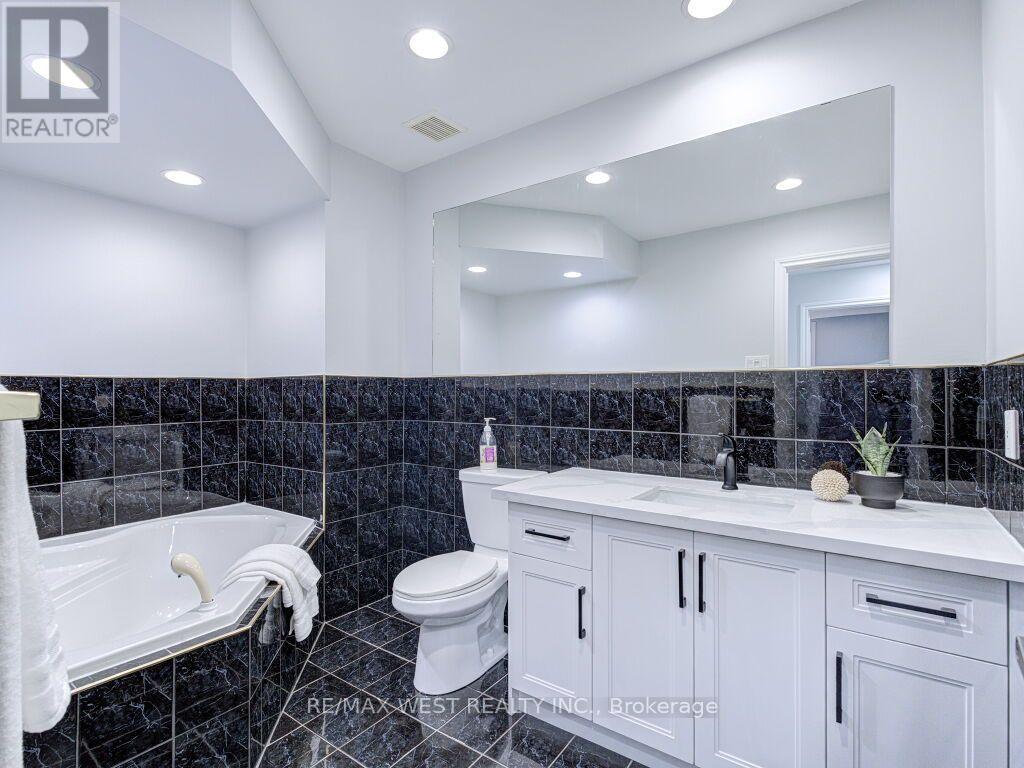 17 CABANA DRIVE - 30
