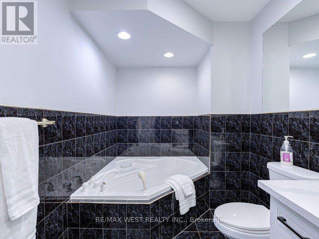 17 CABANA DRIVE - 31