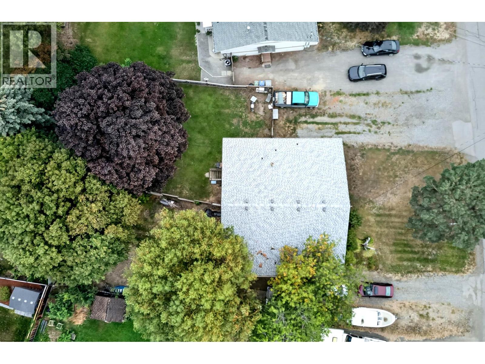 3336 - 3338 Overlander Drive - 13