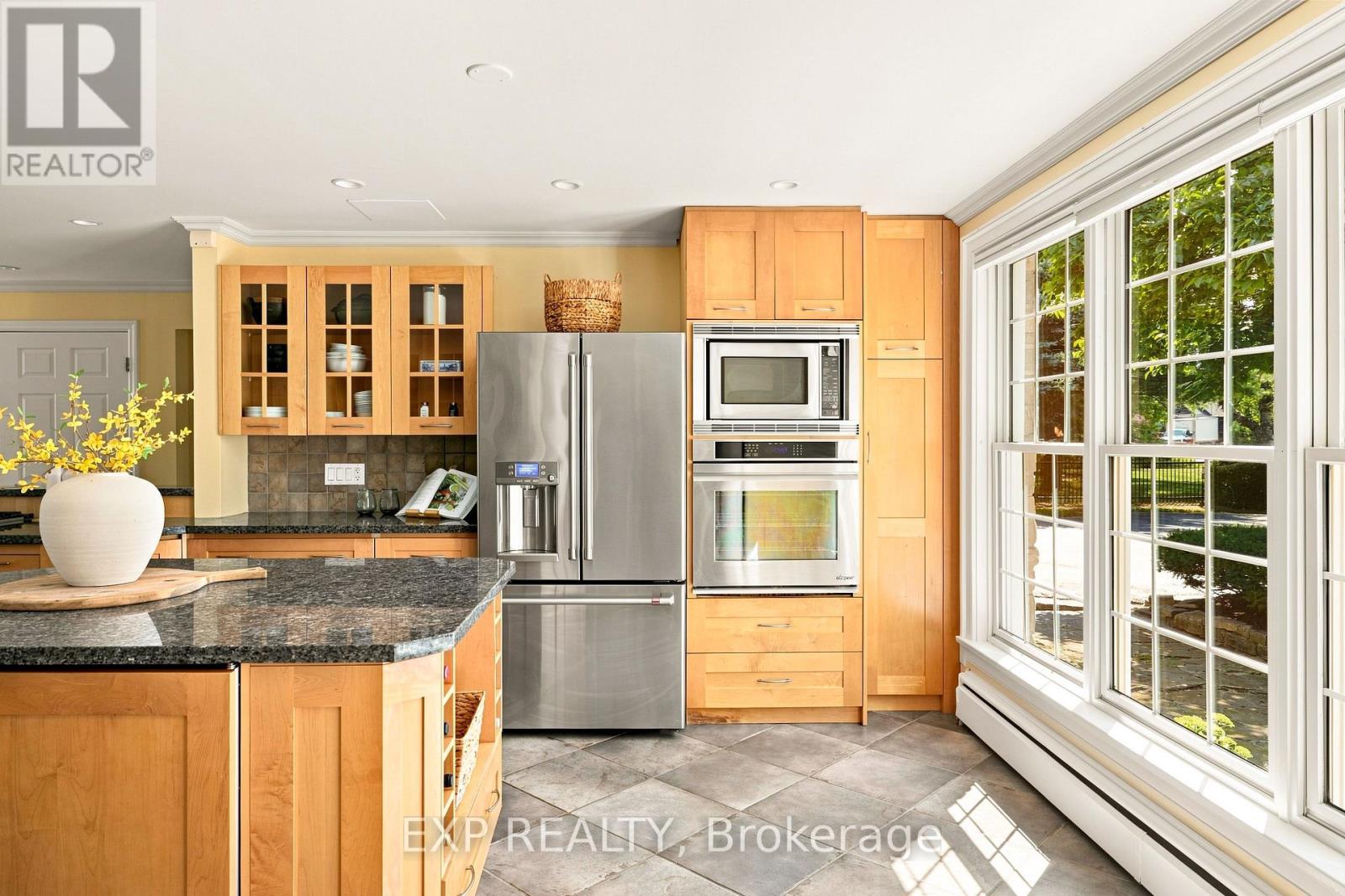 290 Bridgeport photo 5
