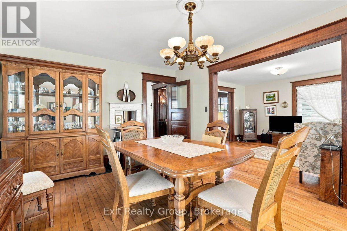 28 LORNE AVENUE - 12