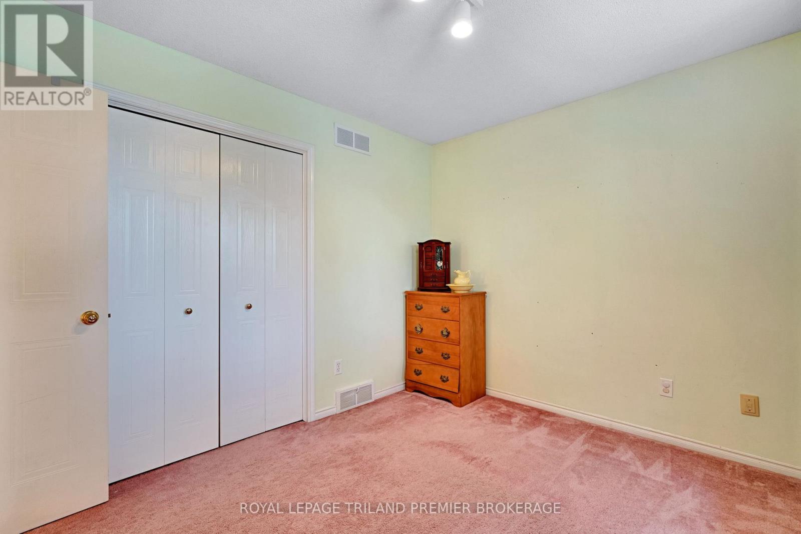74 NAPOLEON DRIVE - Image 31