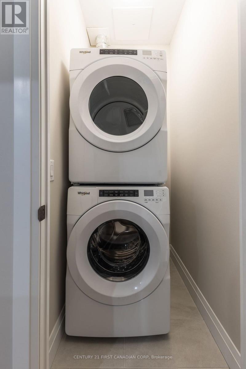 407 - 230 NORTH CENTRE ROAD, London North (North B) — photo 8