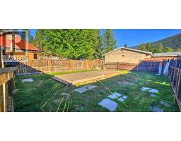 4596 3a Highway Unit# C8, Nelson, BC V1L6N3 Photo 14