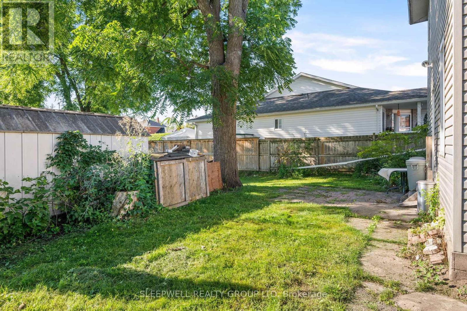 151 RENFREW AVENUE W - 27