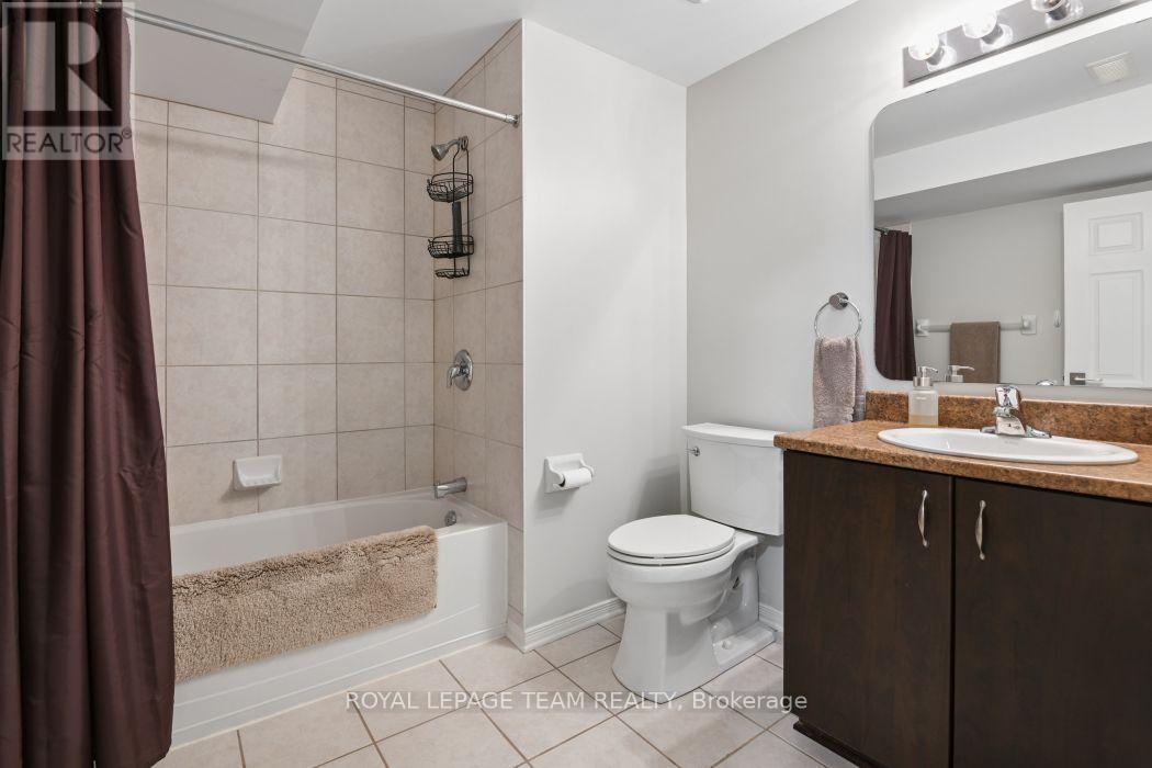 3 Bed, 3 Bath House for Sale in Ottawa – 934 BURWASH LANDING WAY, Ottawa – MLS# X13761604 - Image 30