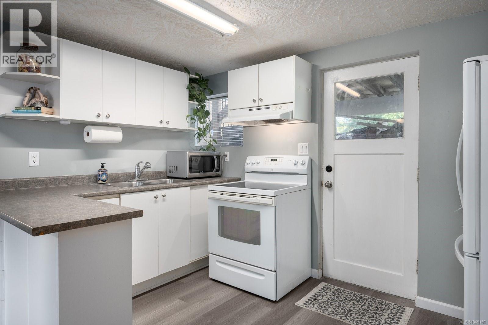 1951 Hallen Ave - 35