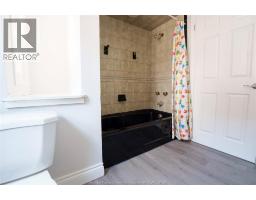 950 Elsmere, Windsor, ON N9A2A9 Photo 18