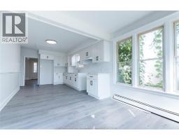 Laundry room - 950 Elsmere, Windsor, ON N9A2A9 Photo 8