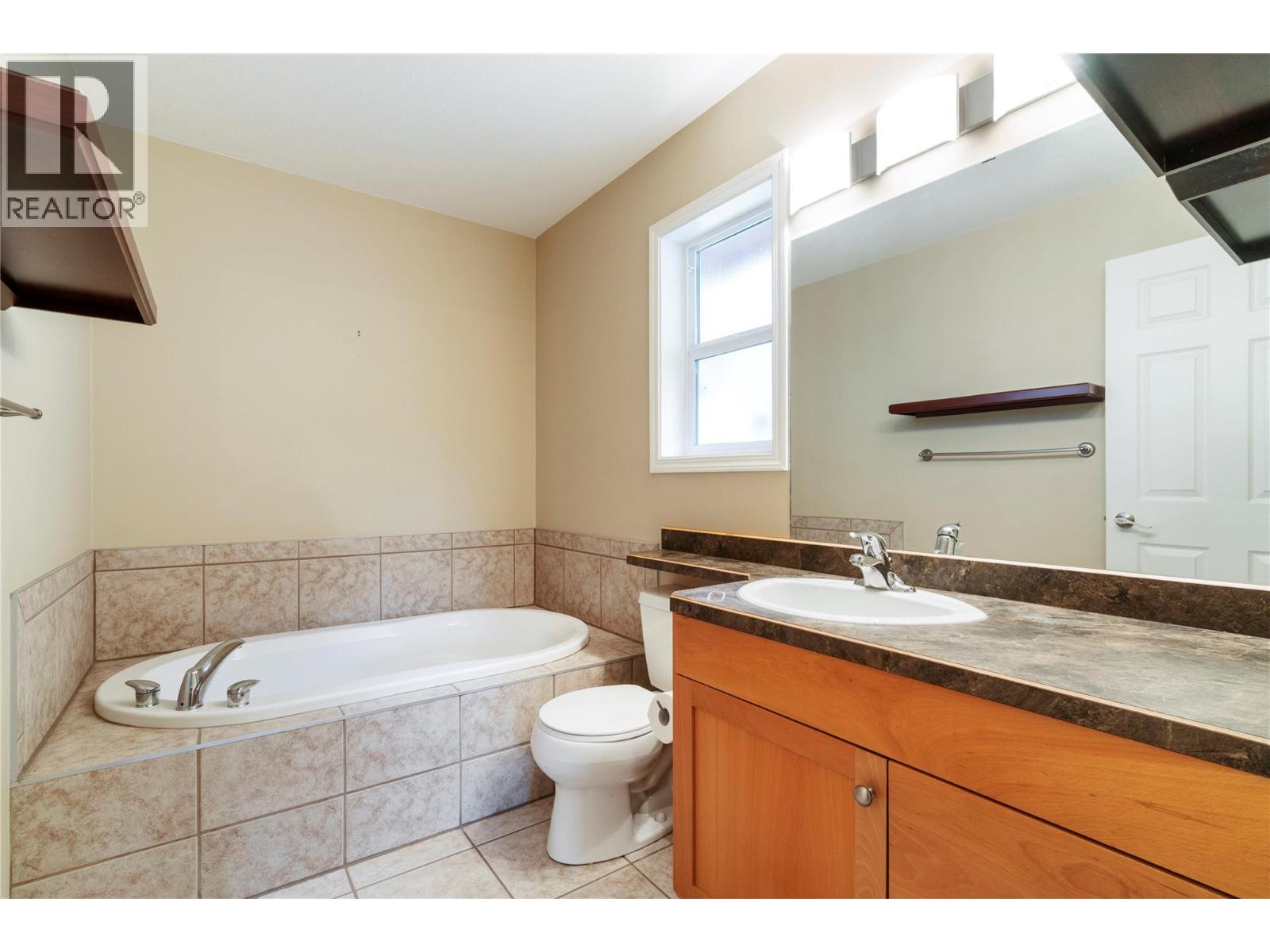 831 37 Street SE - Image 19