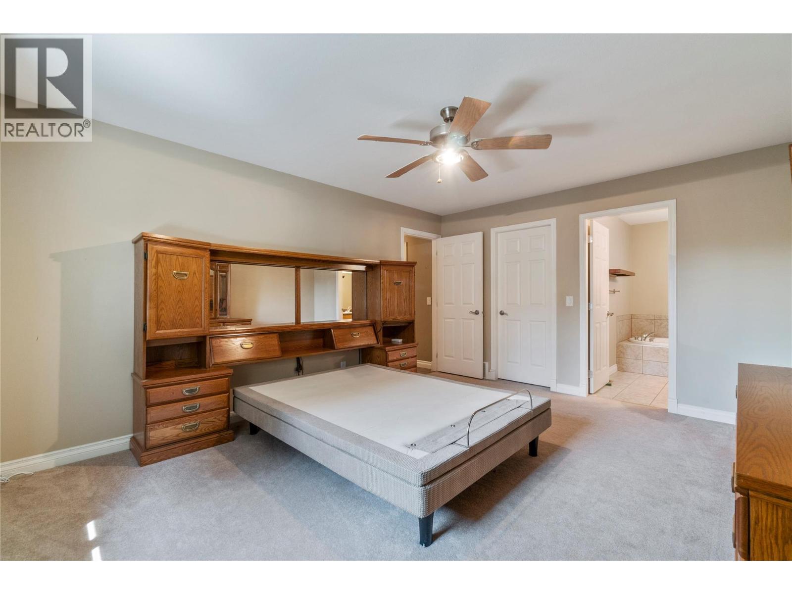831 37 Street SE - 17