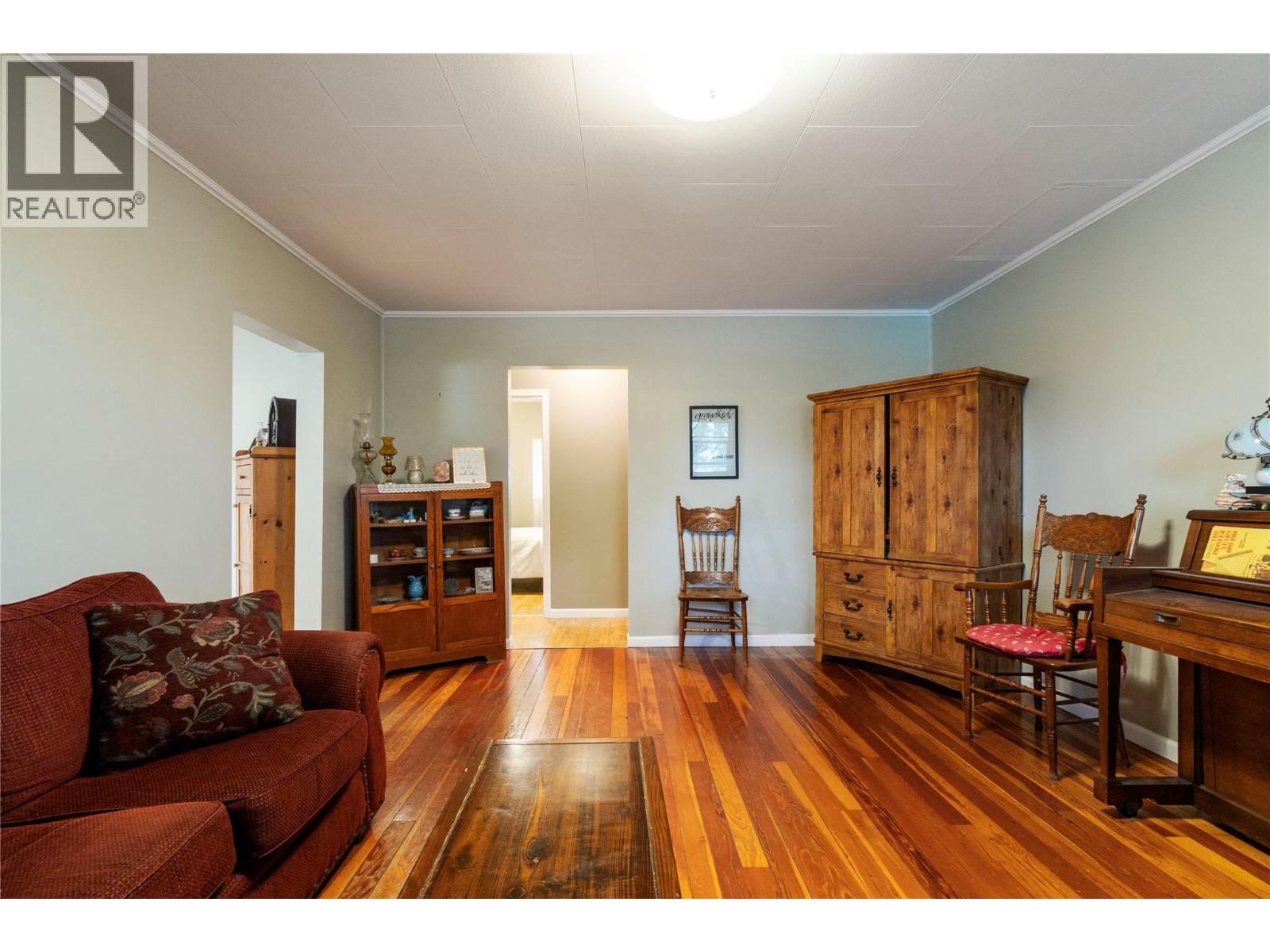 2970 30 Street NE - 13