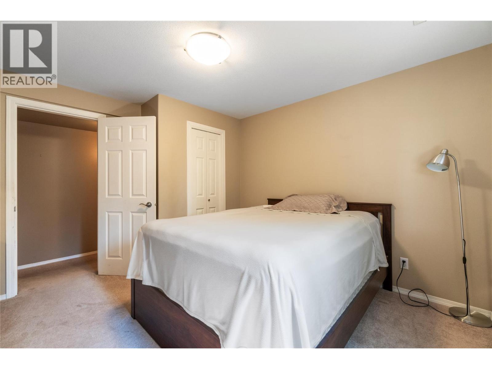 831 37 Street SE - 28