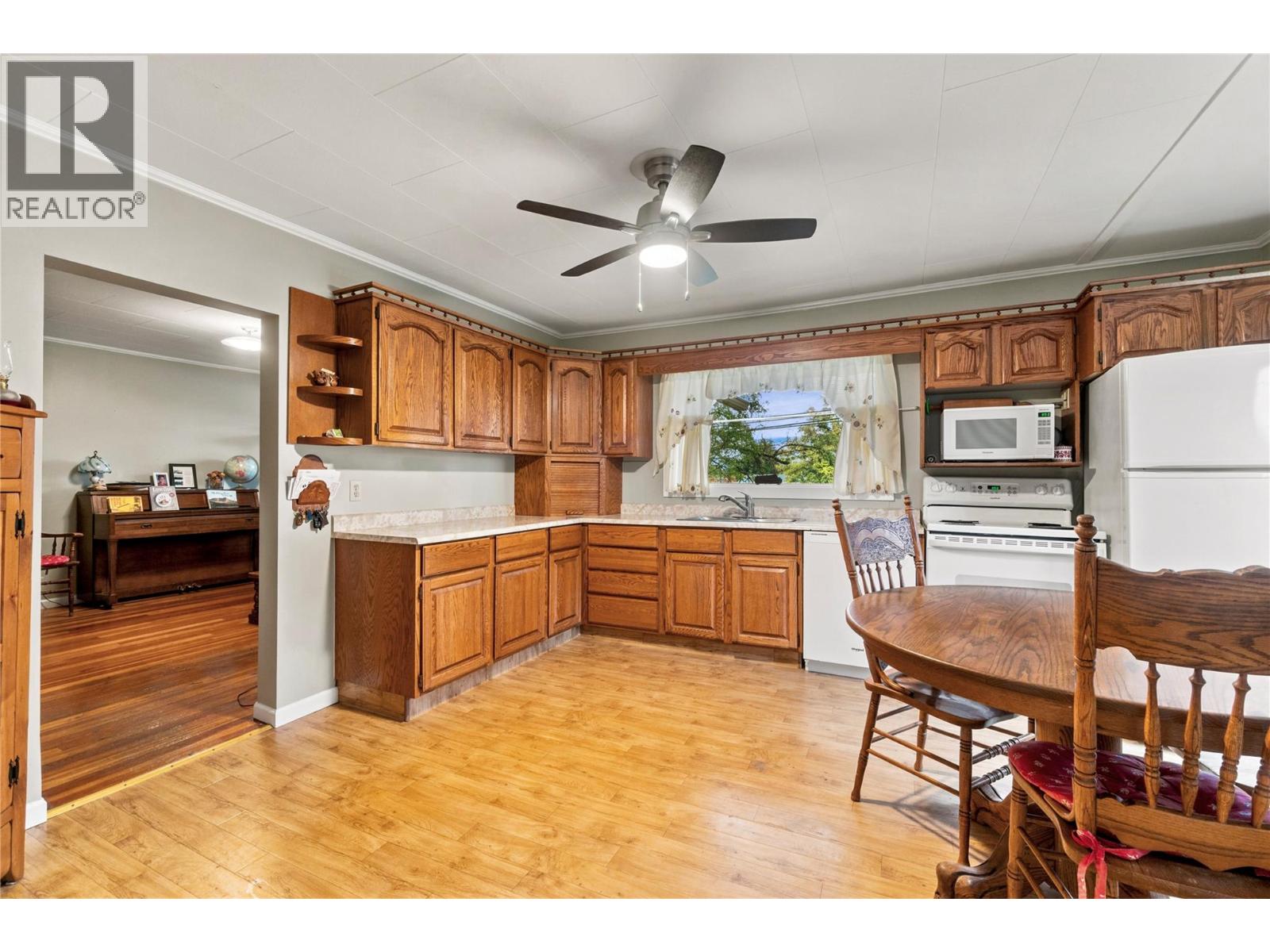 2970 30 Street NE - 8