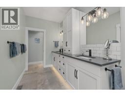 3663 Mckinley Beach Drive, Kelowna, BC V1V3G2 Photo 27