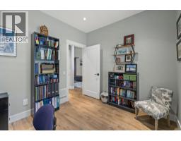 3663 Mckinley Beach Drive, Kelowna, BC V1V3G2 Photo 37