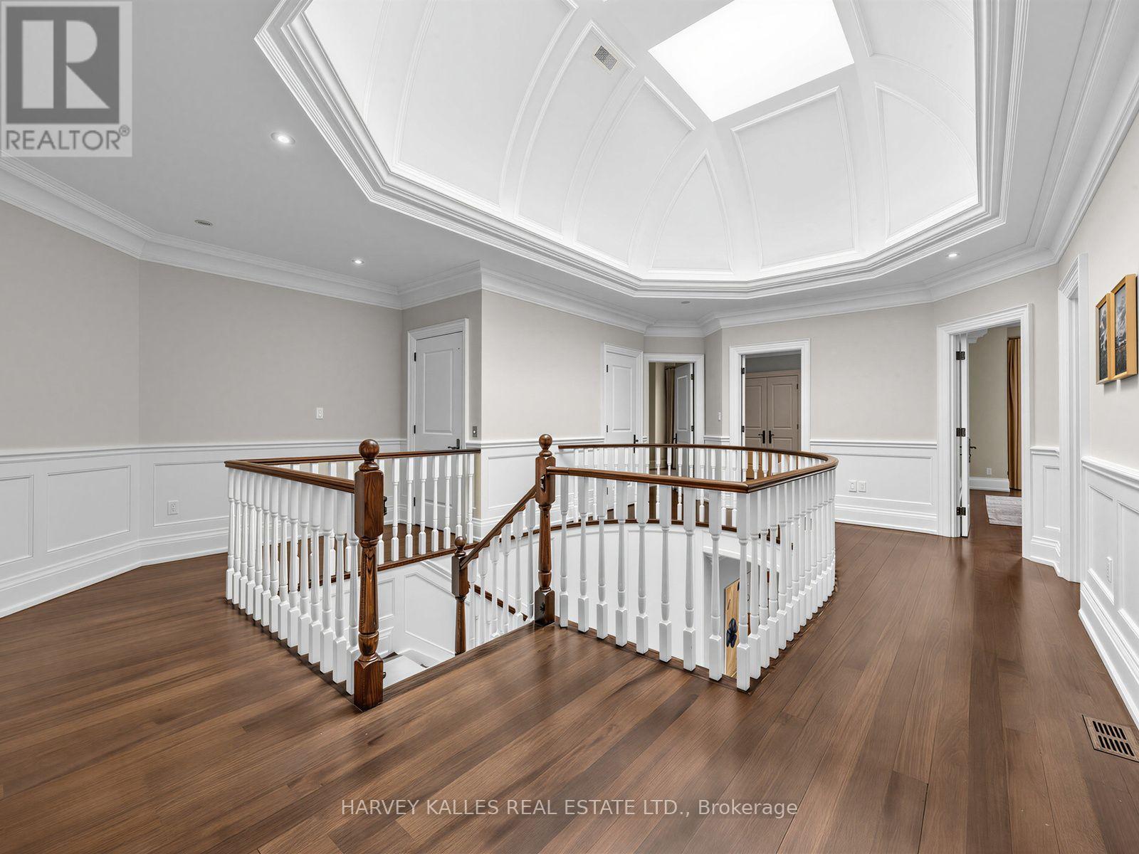 125 BANNOCKBURN AVENUE - 33