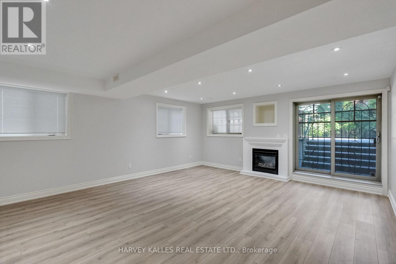 168 ROE AVENUE - Image 45